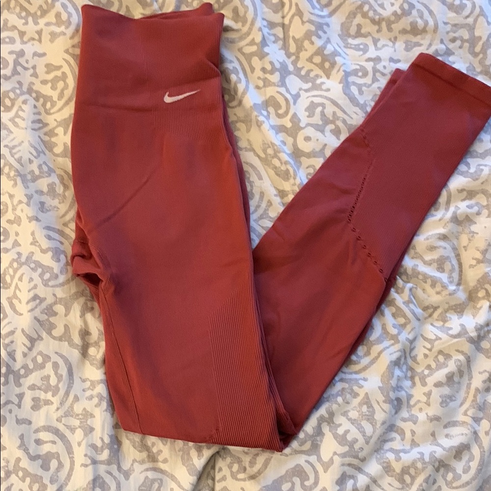 Nike Blush Performance Leggings High-Waisted Compression